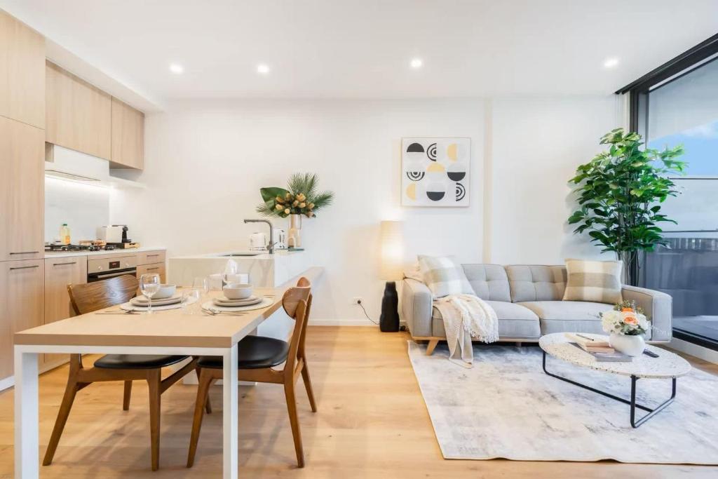 Køkken eller tekøkken på Stylish 1BR Apt in Ivanhoe with Free Parking