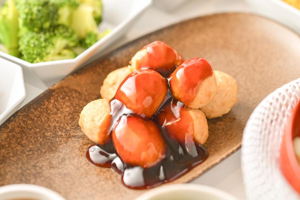 ホテルの敷地内または近くでの食事または食べ物