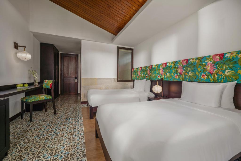 Double Deluxe River View Room