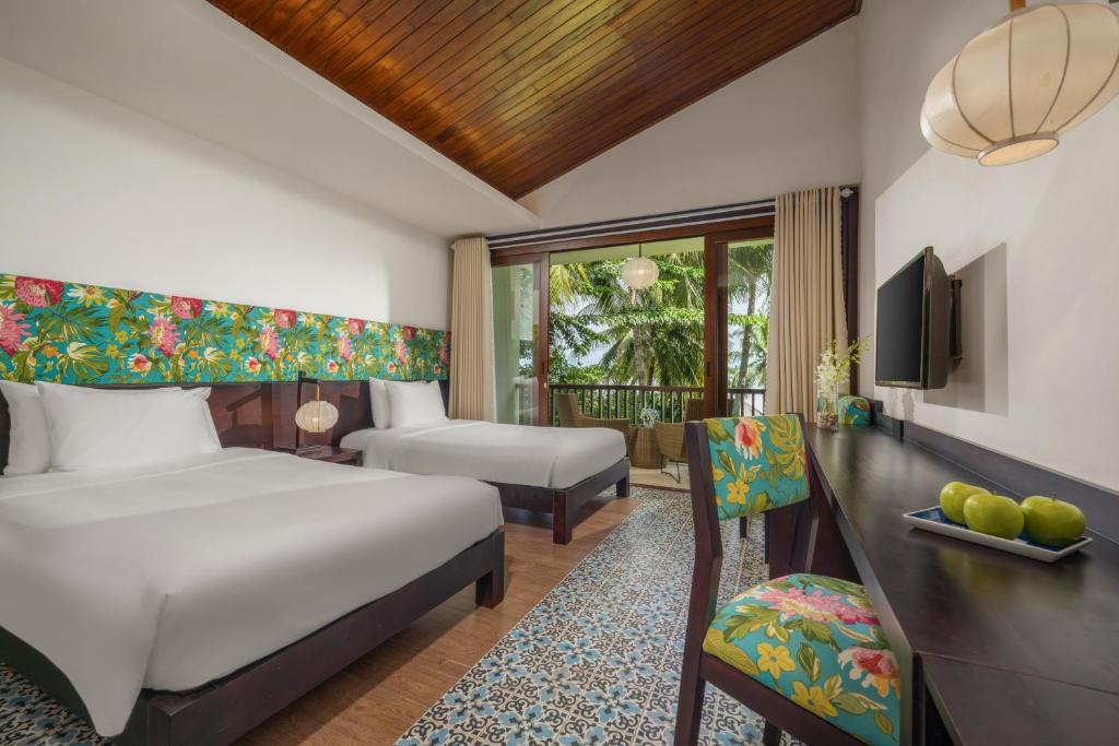 Double Deluxe River View Room