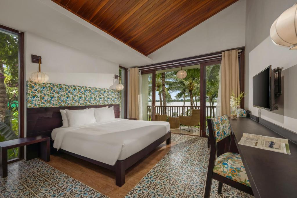 Double Deluxe River View Room