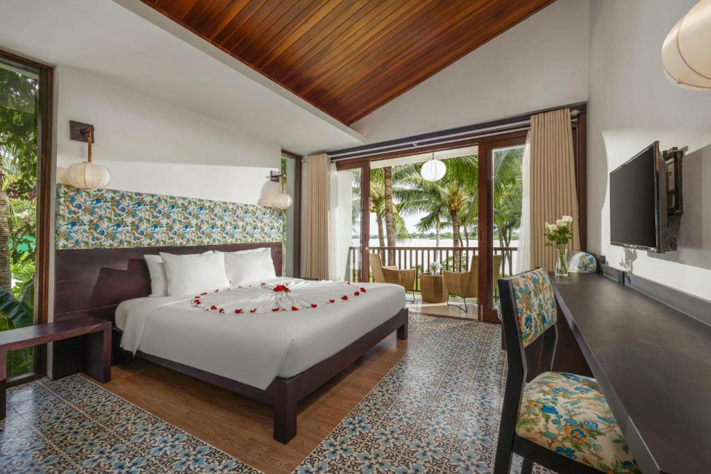 Double Deluxe River View Room