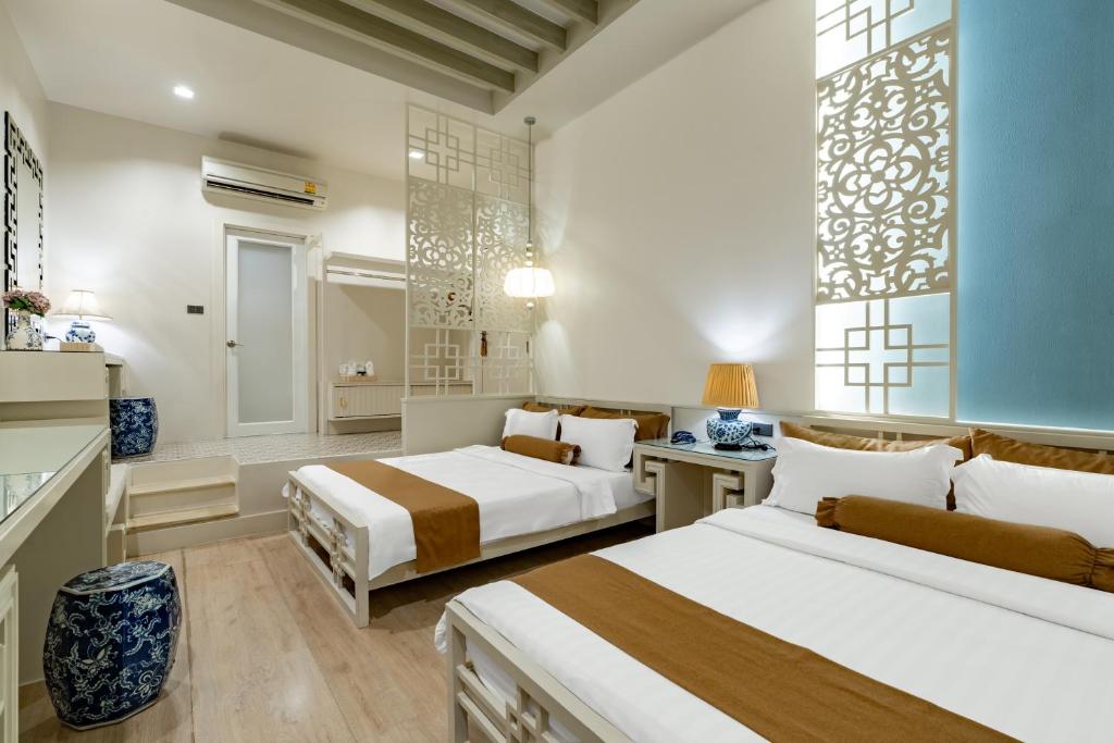 O'nya Phuket Hotel - 8