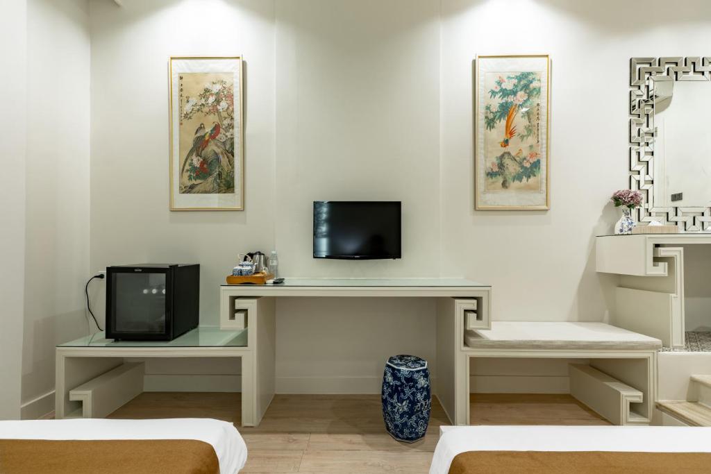 O'nya Phuket Hotel - 10