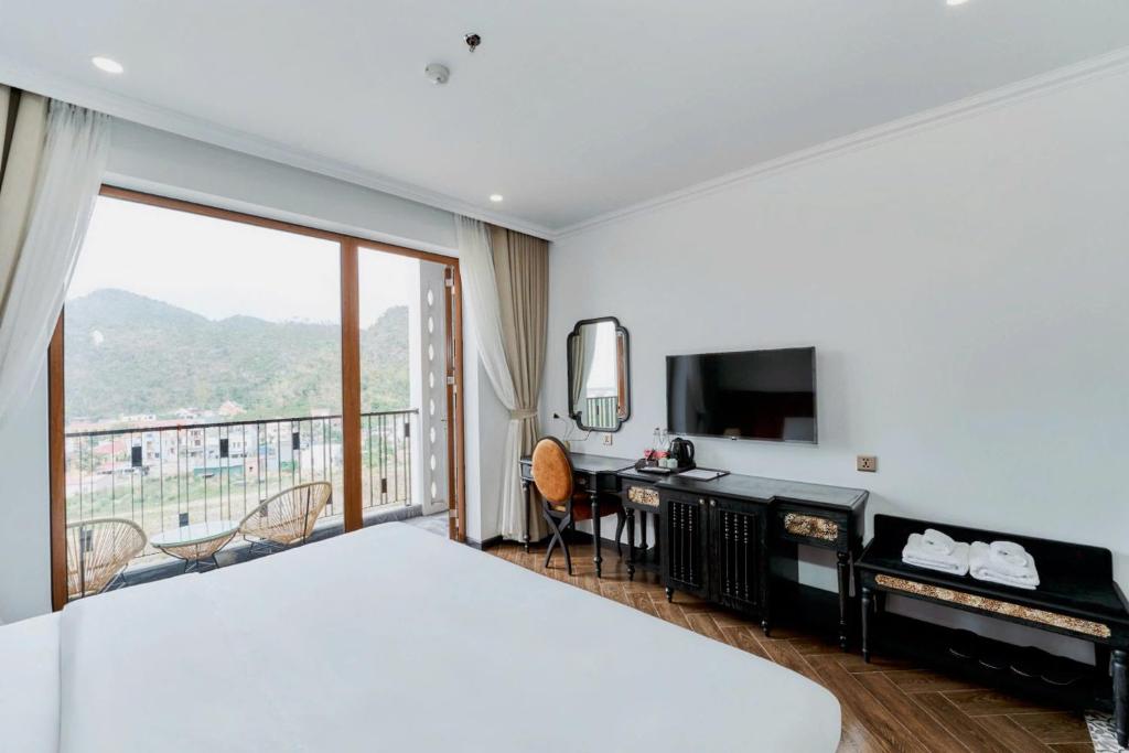 The Eden Cat Ba - 17