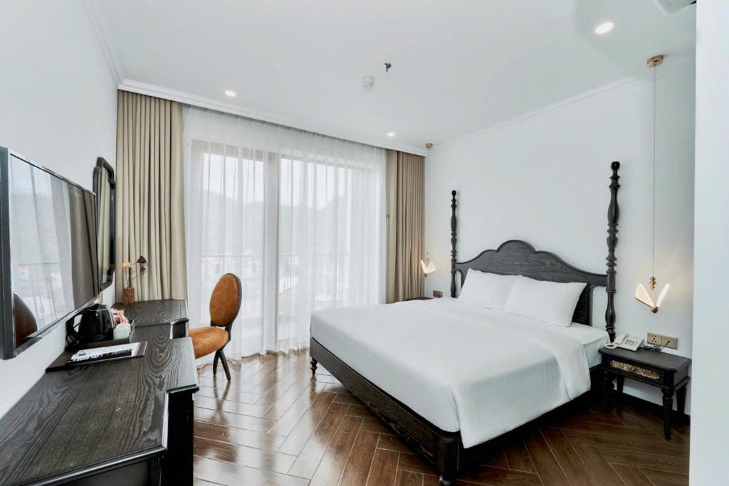 The Eden Cat Ba - 14