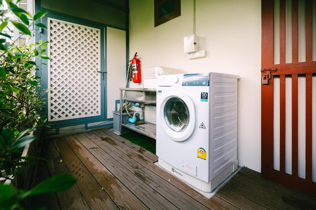 O'nya Phuket Hotel - Resim 23