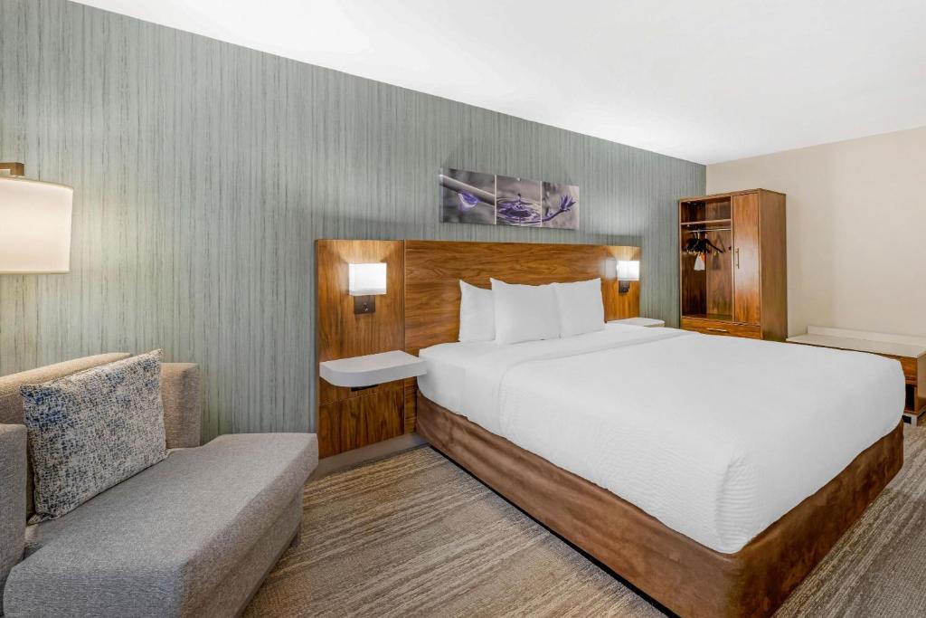 Postel nebo postele na pokoji v ubytování Sleep Inn Oakbrook Terrace - Chicago