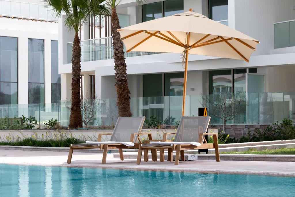 Bazén v ubytování Experience 42 Suites nebo v jeho okolí