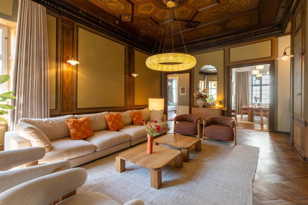 Royal and Luxurious Manor Apartments, Copenhagen (updated prices 2026)