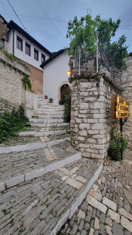 Fotografie z fotogalerie ubytování Guest House Mangalem v destinaci Berat