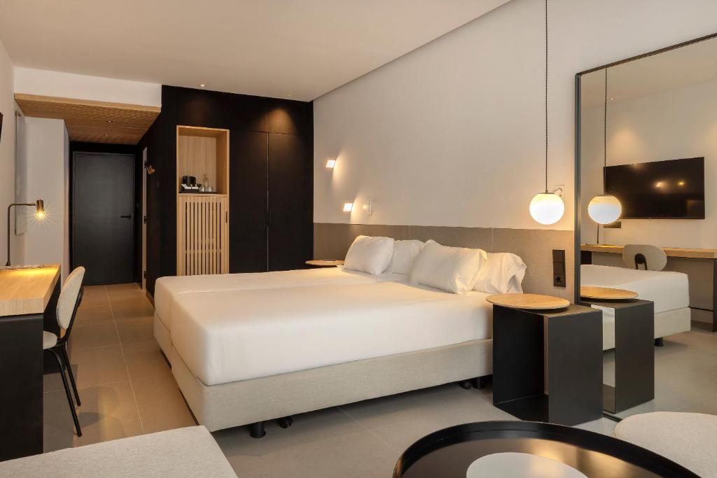 HM Jaime III - Resim 10