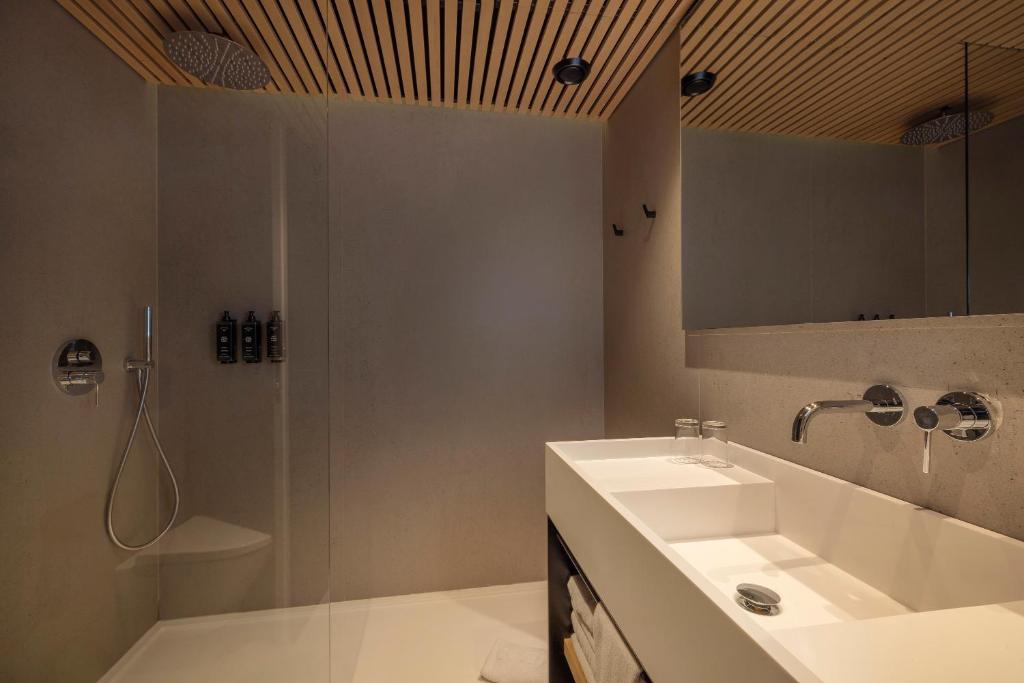 HM Jaime III - Resim 11