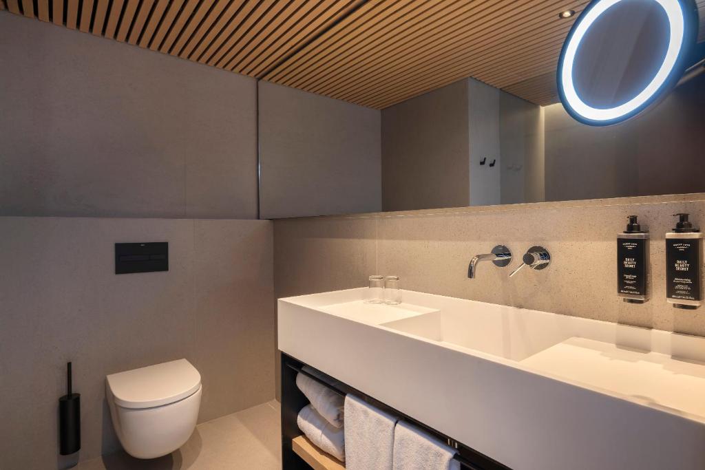 HM Jaime III - Resim 18