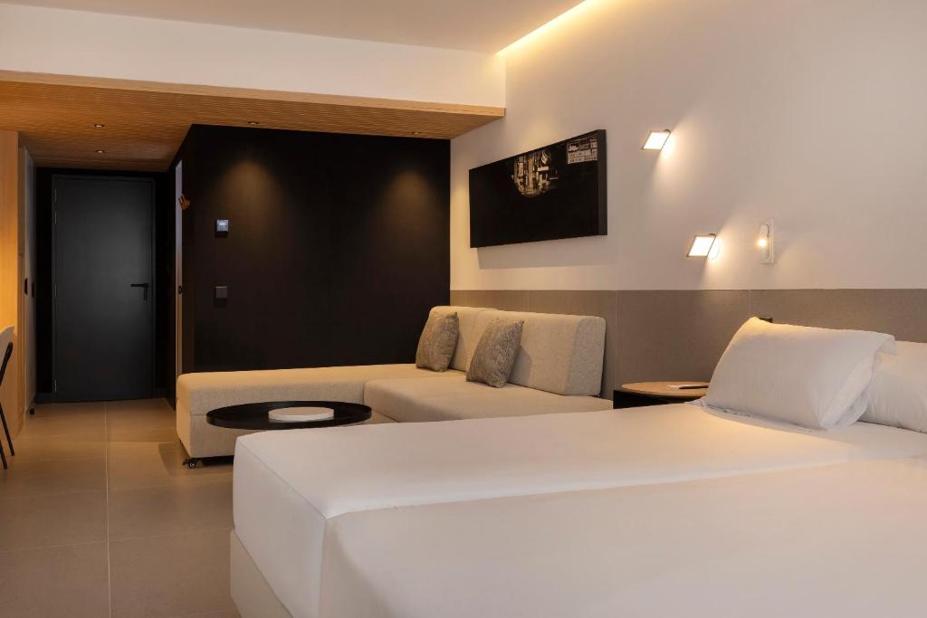 HM Jaime III - Resim 22