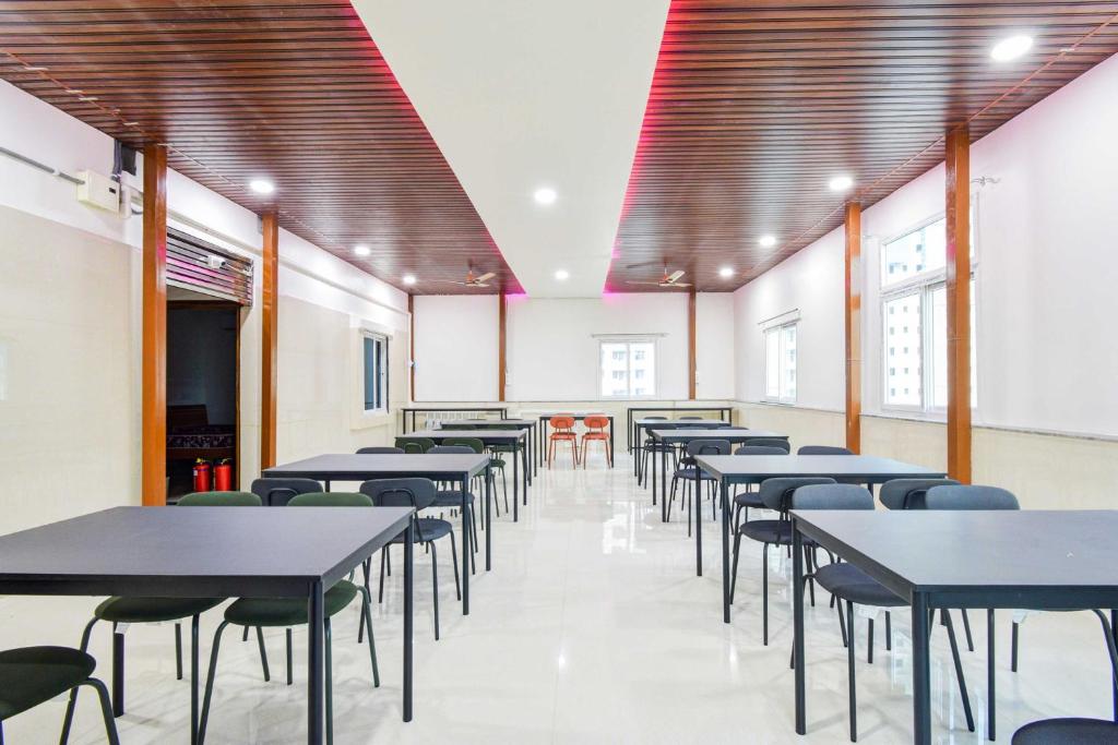 Konferenční prostory v ubytování Super Townhouse Kokapet Near GAR