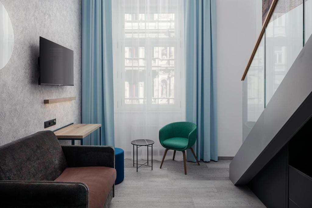 EA Hotel Moment Self Check-In - Resim 41