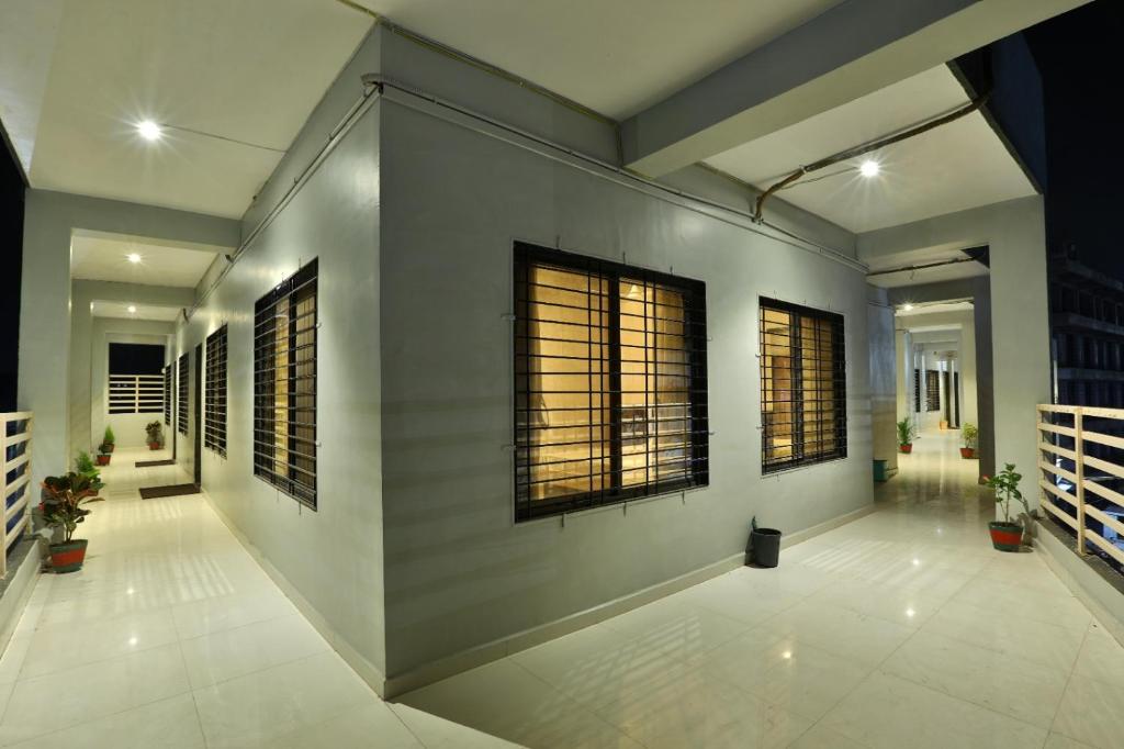 NavsāriHotel Sai Navsari的相册照片