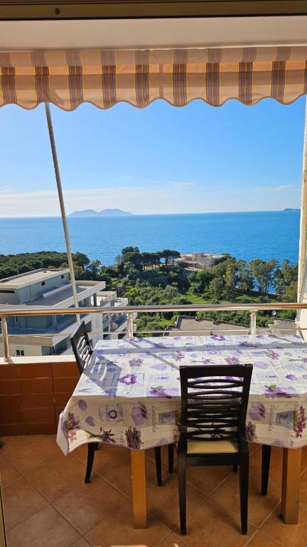 MAin Seaview Apartment