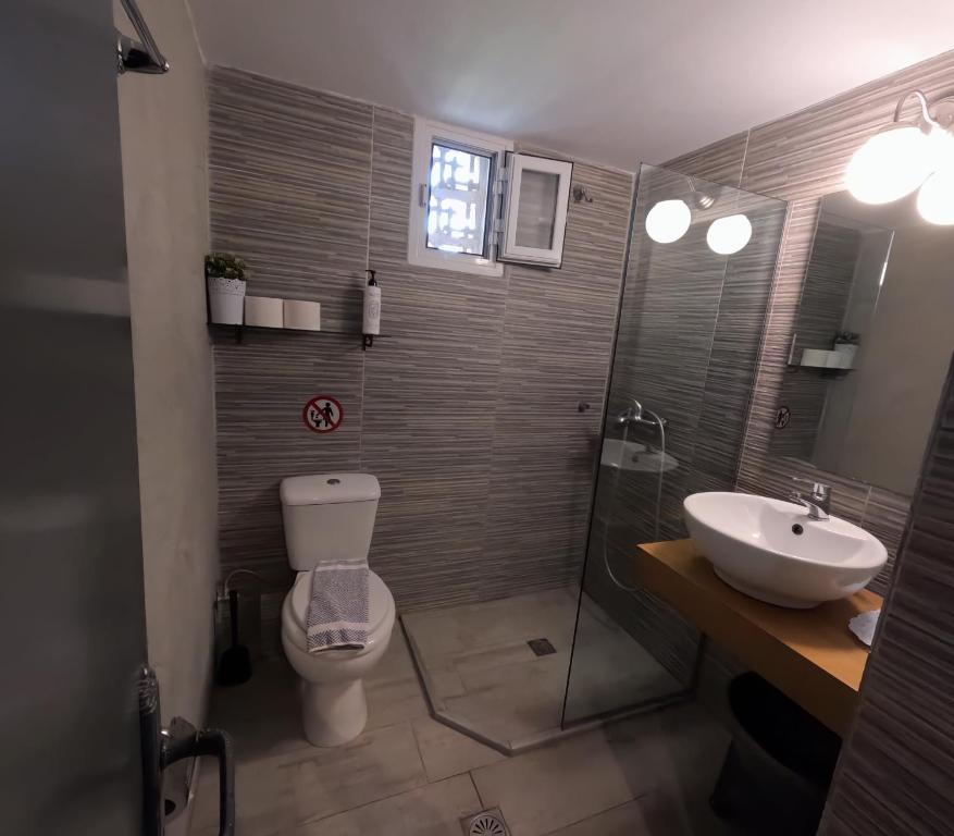 Kúpeľňa v ubytovaní Filoxenia Luxury Studios & Apartments