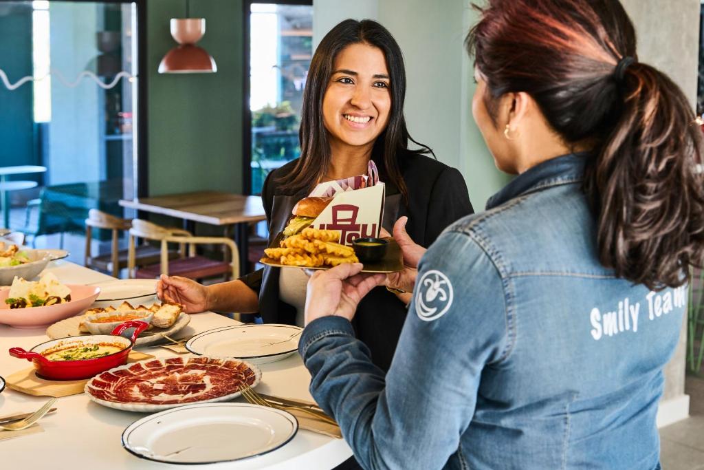 Ibis Styles Madrid Airport Valdebebas - Resim 38