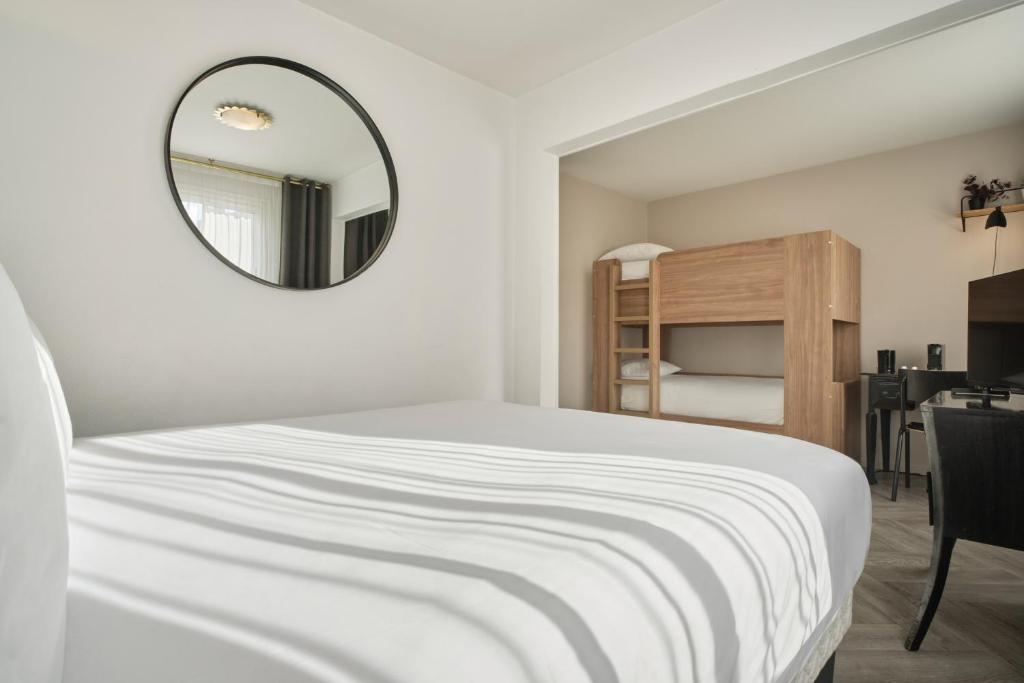 Hôtel Chromatics & Restaurant Hill Club by HappyCulture - Resim 37