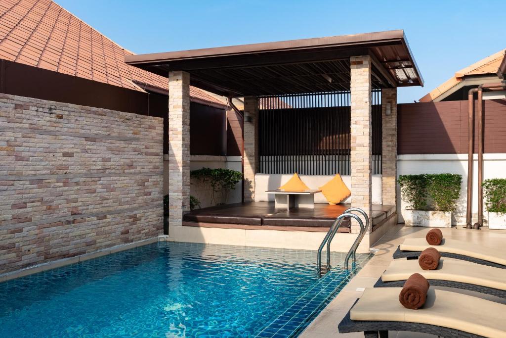 Bazén v ubytování Luxury Pool villa C16 / 4BR 8-10 Persons nebo v jeho okolí