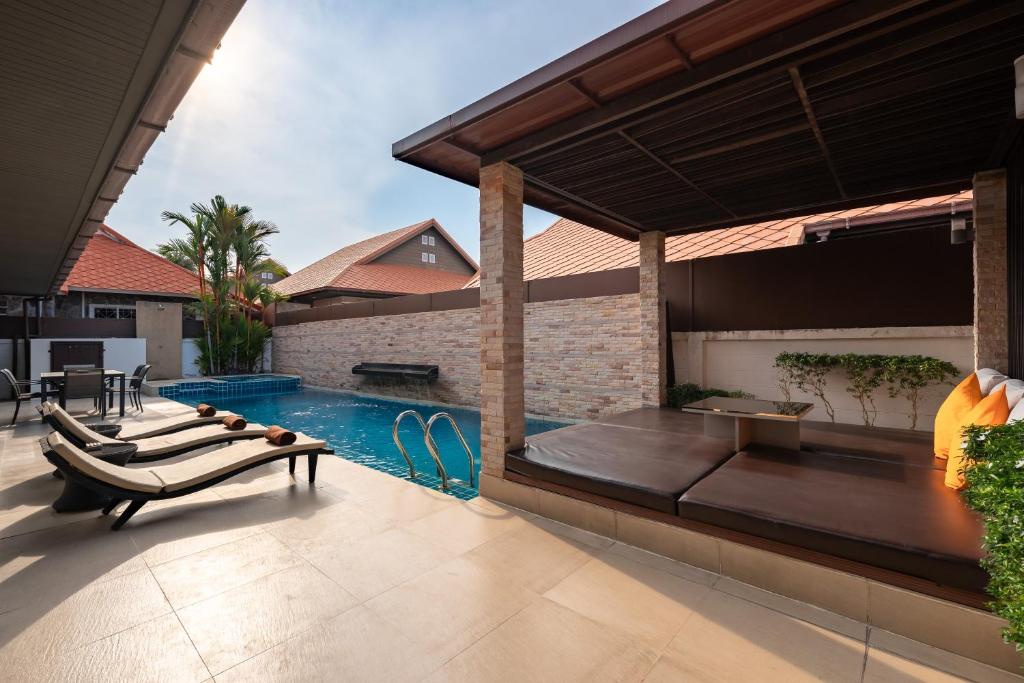 Bazén v ubytování Luxury Pool villa C16 / 4BR 8-10 Persons nebo v jeho okolí