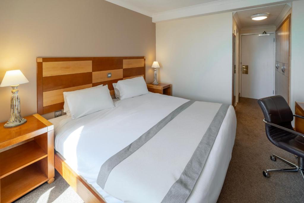 
Double Room with Partial Sea View
