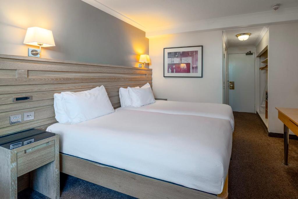 
Twin Room with Partial Sea View
