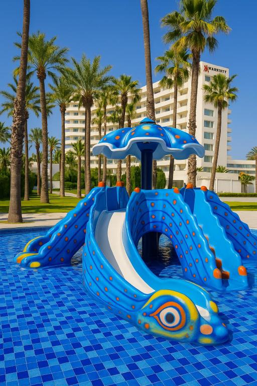 Sousse Pearl Marriott Resort & Spaの敷地内または近くにあるプール