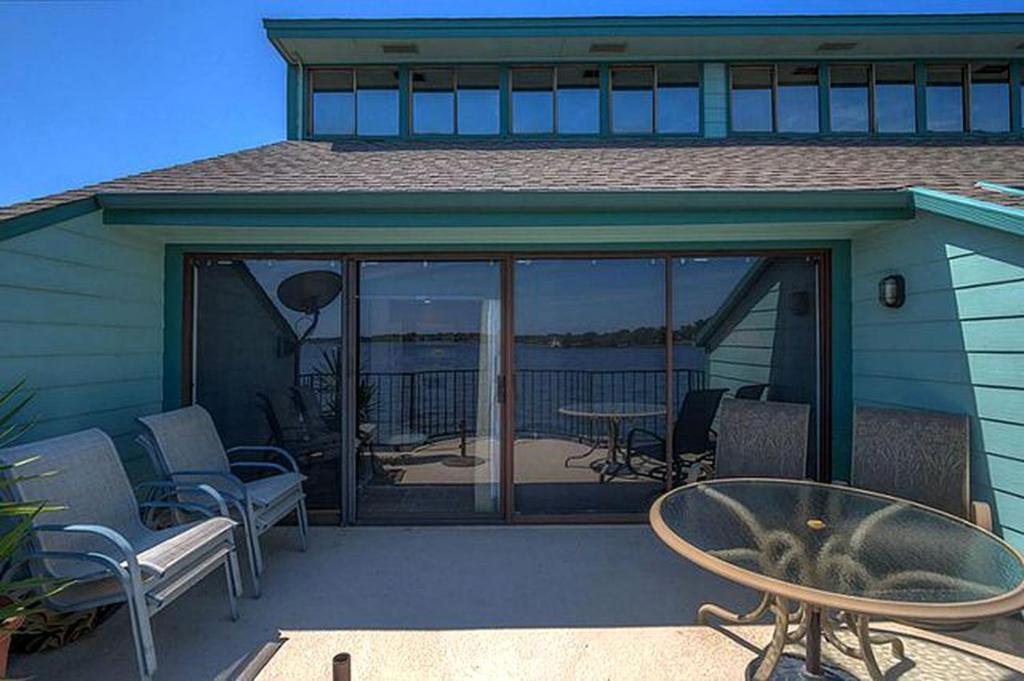 Beautiful view of Waterfront Rentals With Oceanfront Views