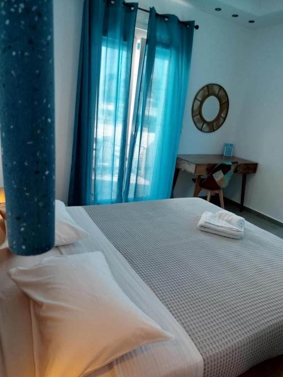 Glaronisia Hotel - 9