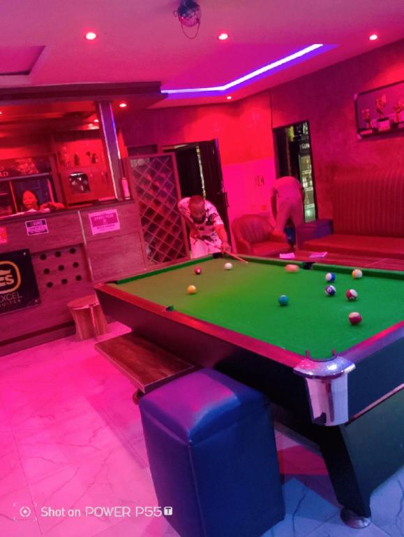 Billiards table sa Excel suits