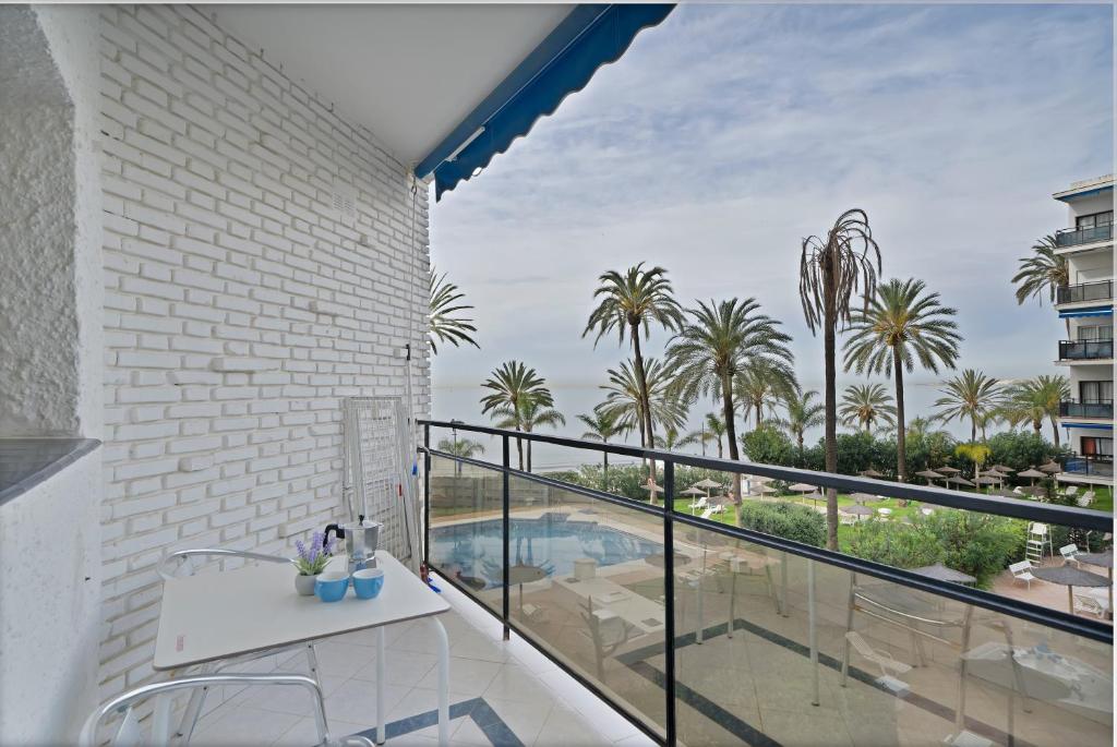 SKOL A103 - Wā Marbella Beach