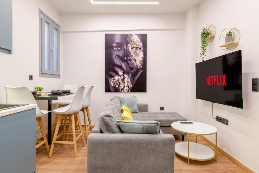 The Athens Getaway Apartment GF