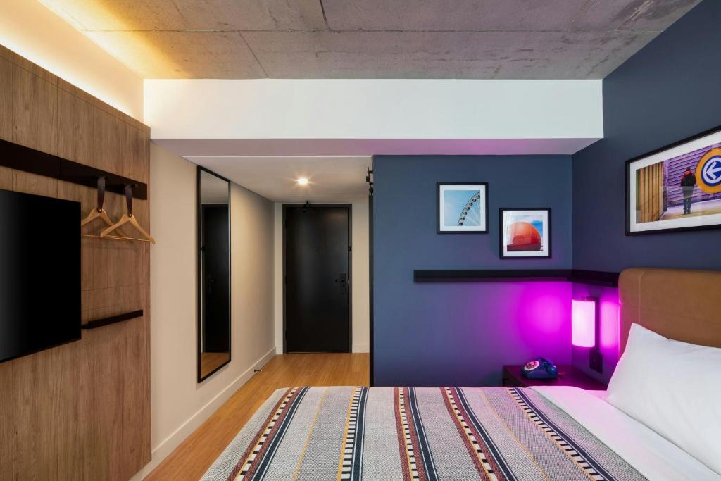 Moxy Montreal Downtown - Resim 13