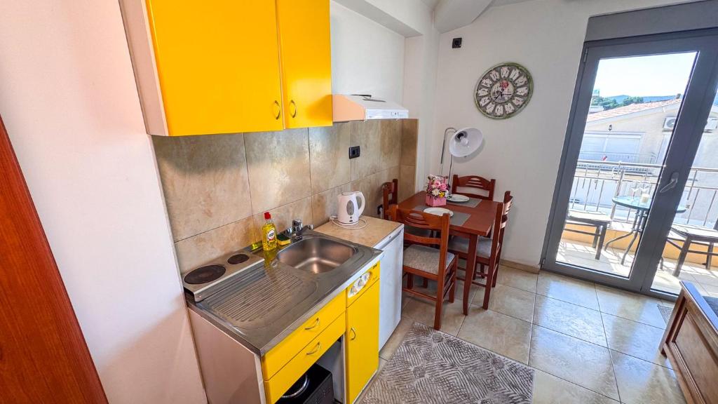 Qumi Apartments - 11