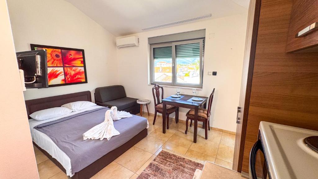 Qumi Apartments - 12