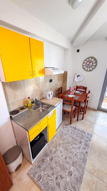 Qumi Apartments - 14