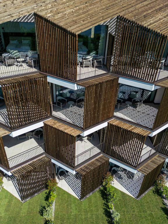 Vonkajšia záhrada v ubytovaní Hotel Tenz