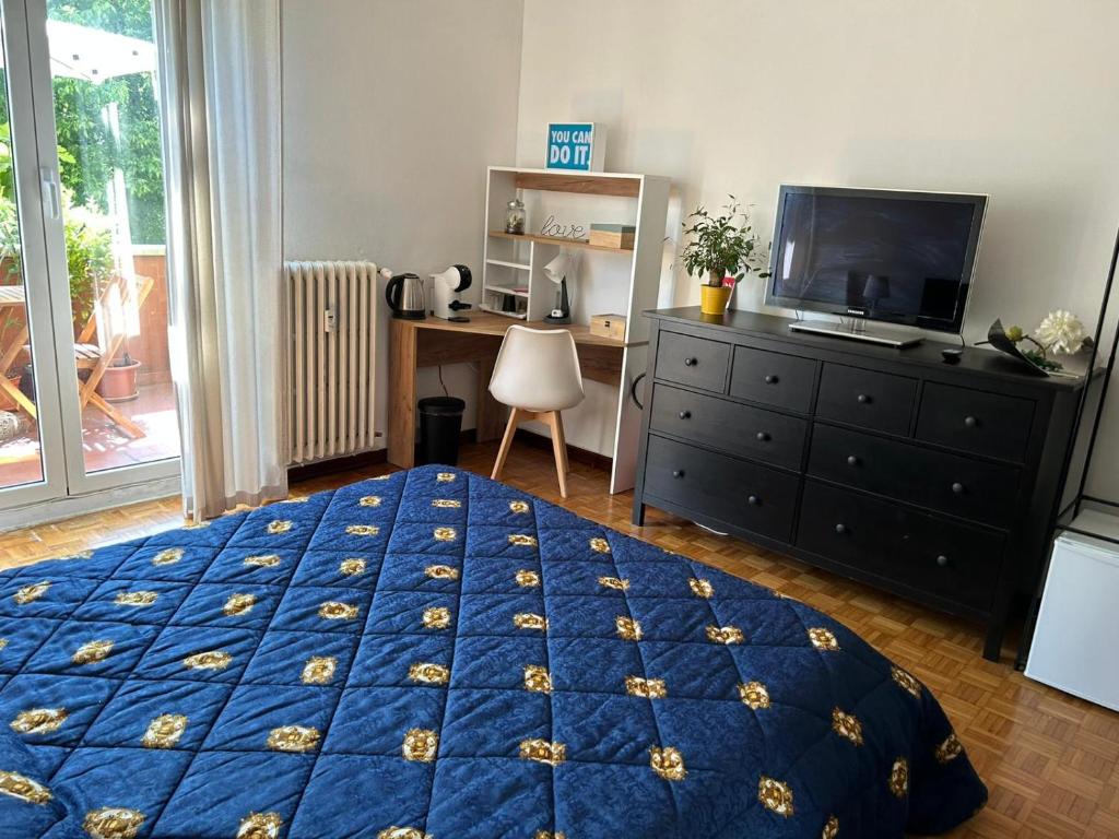 Postel nebo postele na pokoji v ubytování Vito's Room