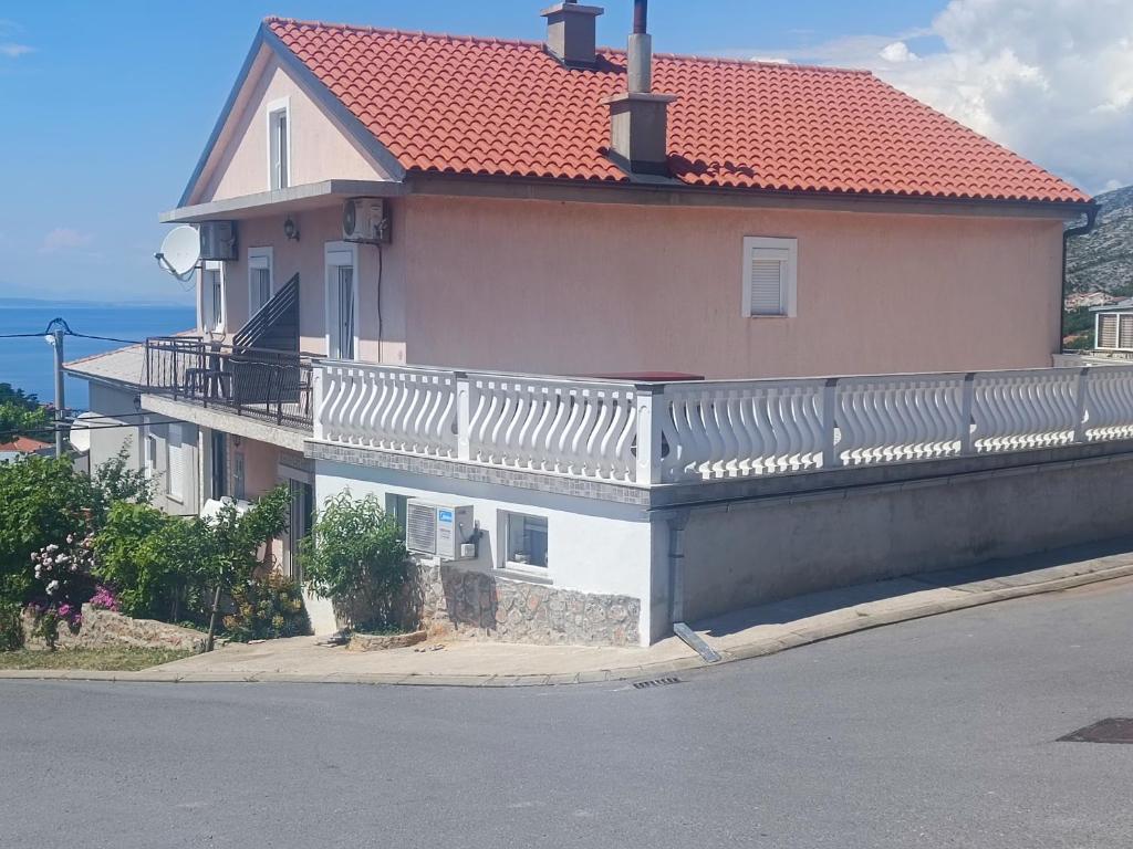 セニにあるGuesthouse Martinaのギャラリーの写真