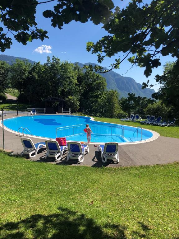 Bazén v ubytovaní Hotel Tenz alebo v jeho blízkosti