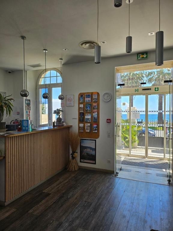 Vstupní hala nebo recepce v ubytování Hotel Flots d'Azur Promenade des Anglais