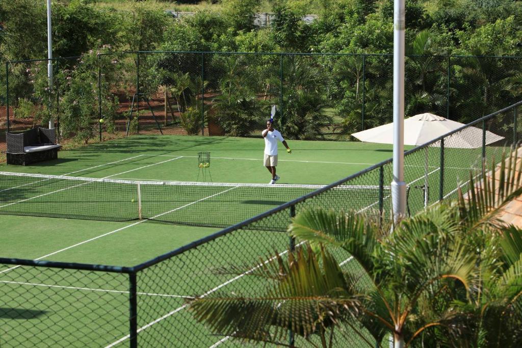 Tenis a/nebo squash v ubytování InterContinental Mauritius Resort Balaclava Fort by IHG nebo okolí