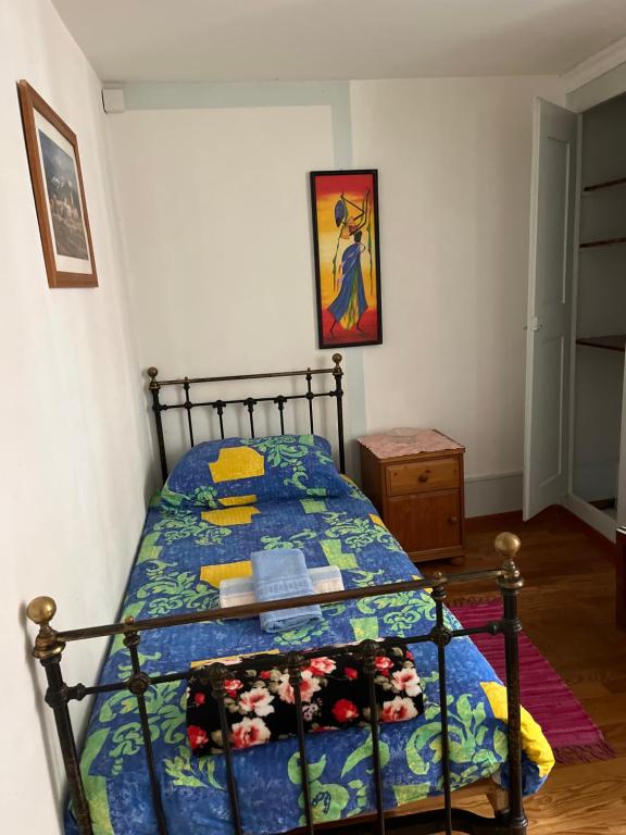 Voodi või voodid majutusasutuse Chambre papillon avec accès terasse toas