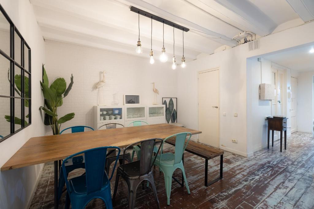 Kuchyň nebo kuchyňský kout v ubytování Stay U-nique Apartments Roger Llúria II