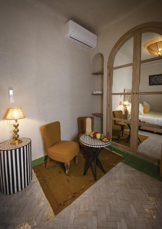 Posezení v ubytování Riad Casa Felicità & SPA
