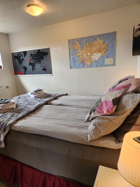 Postel nebo postele na pokoji v ubytování LAVA Studio Keflavik
